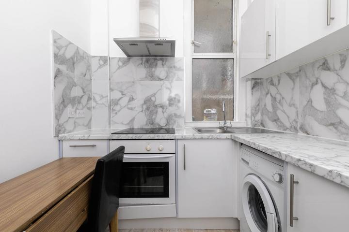  Bills Included Studio Dean Road, Willesden Green ( Gas,Water +Electricity included)